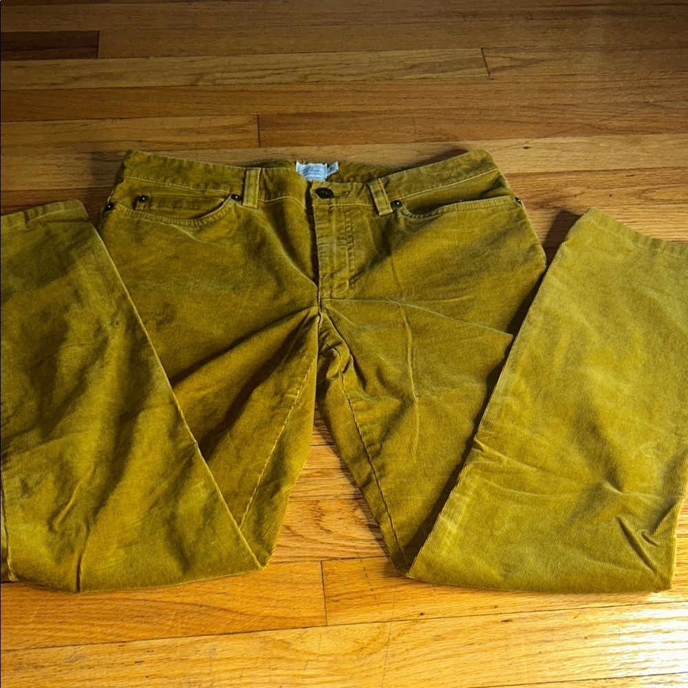 L.l bean Freeport, Maine Women Mustard Corduroy Pants size 6